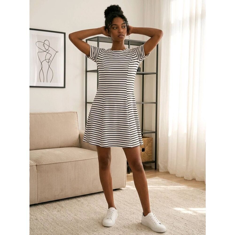 🔹️Hyfve Blue & White Striped Rayon Blend Dress Small
